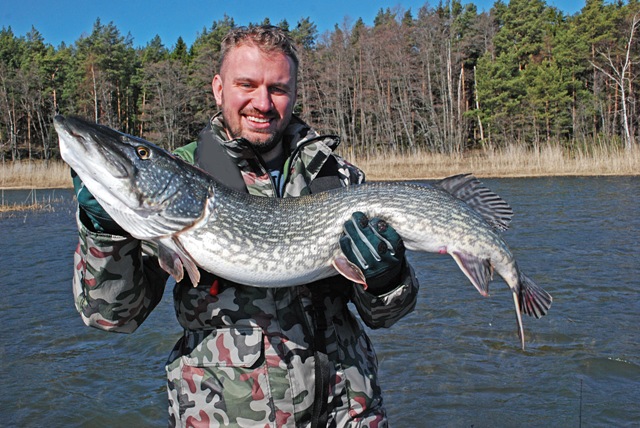 Wyprawy na ryby do Finlandii - www.przewodnicywedkarscy.pl - Szkiery Turku