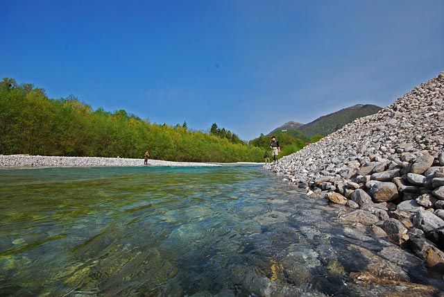 Czysta woda w Tolmince - Słowenia - Łowienie na muchę - www.przewodnicywedkarscy.pl - Wyprawy wędkarskie