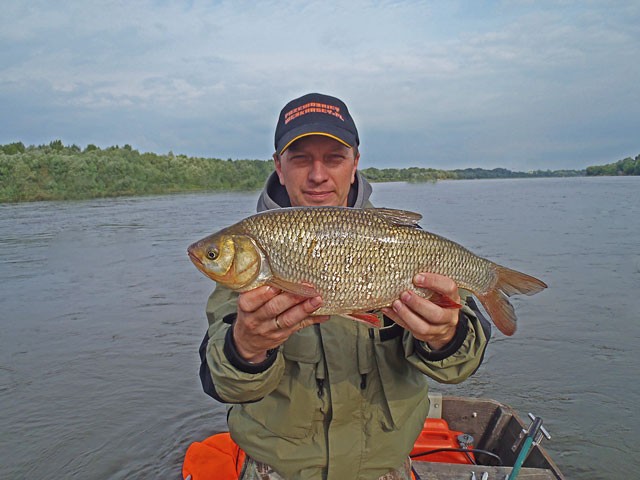 Sebastian z okazowym jaziem - Impreza integracyjna - Wisła - www.przewodnicywedkarscy.pl