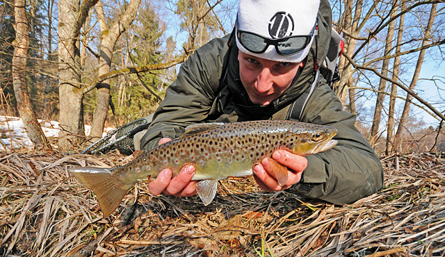 pstrag-potokowy-wyprawy-na-ryby