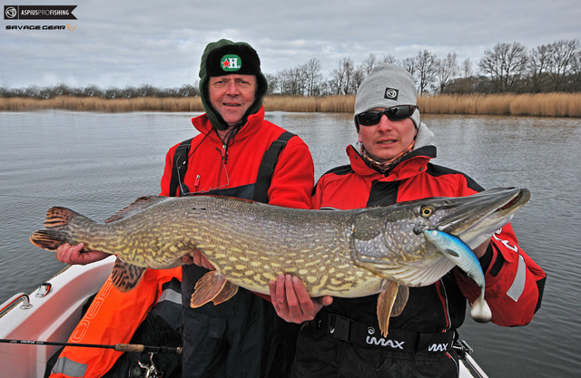 Wyprawy na ryby z przewodnikiem - www.przewodnicywedkarscy.pl - Szczupak 126 cm!