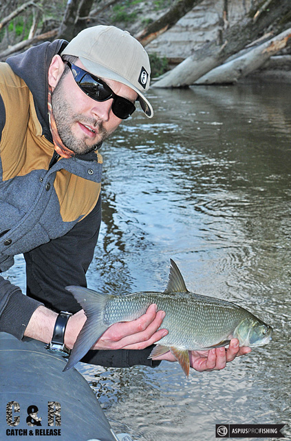Wyprawy wędkarskie - www.przewodnicywedkarscy.pl - Wyprawy na ryby z przewodnikiem