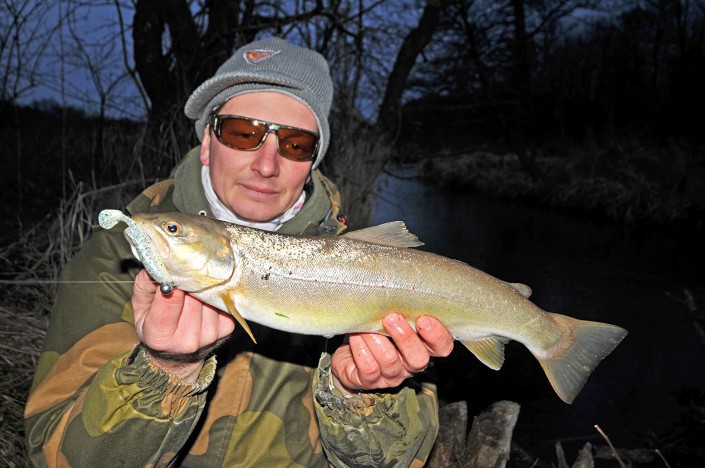 Wyprawy na pstrągi - www.przewodnicywedkarscy.pl - pstrąg potokowy